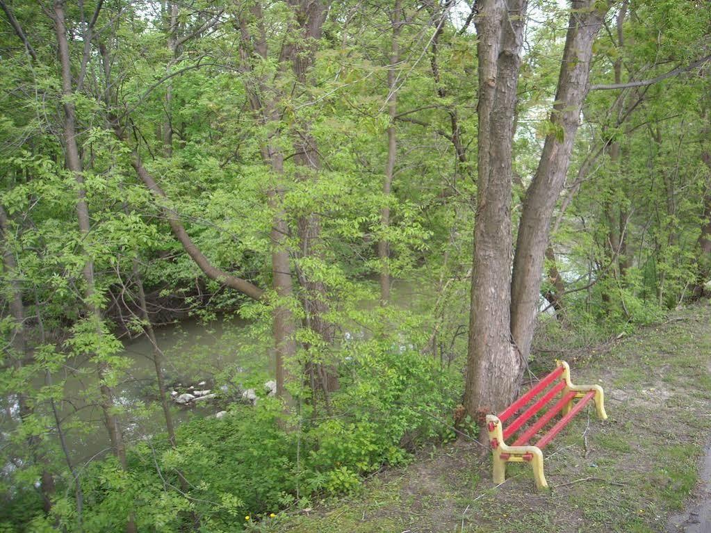 Motel Des Erables Coteau-du-Lac Экстерьер фото