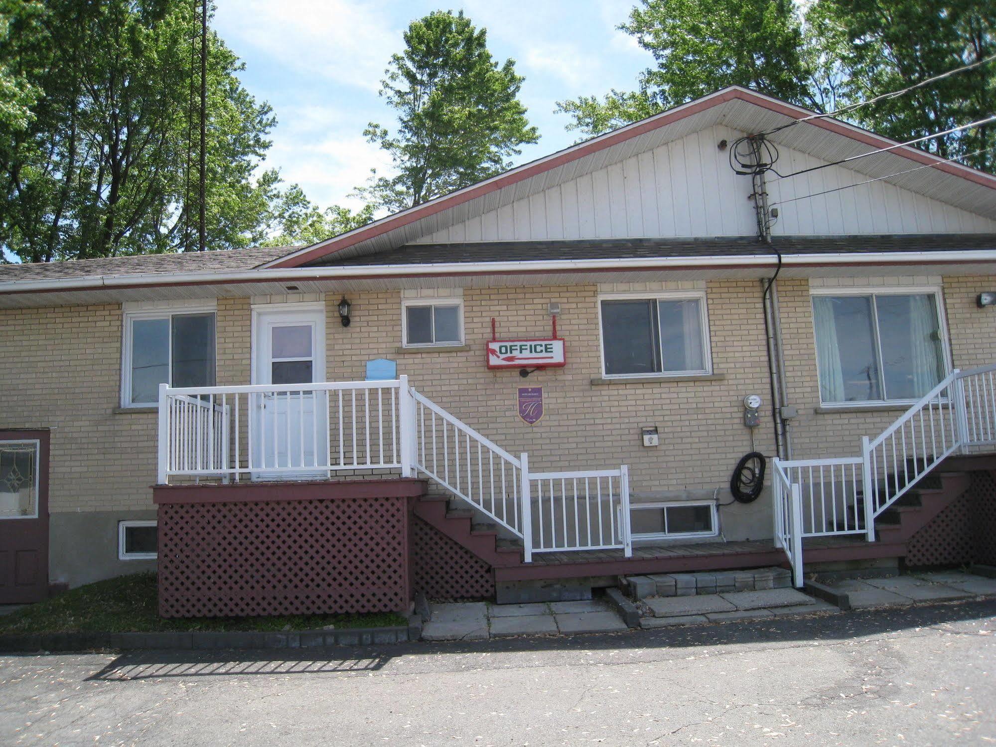 Motel Des Erables Coteau-du-Lac Экстерьер фото